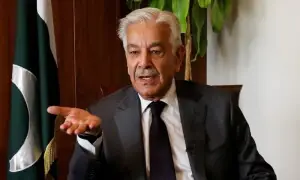 پاک افغان مذاکرات پر بھارت کی پریشانی بڑھنے لگی ہے: وزیر دفاع