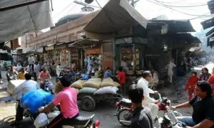 New market hours announced in Lahore to curb smog impact