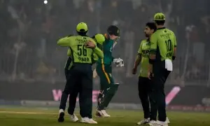 پہلا ون ڈے: جنوبی افریقا نے پاکستان کو جیت کے لیے 264 رنز کا ہدف دے دیا پہلا ون ڈے: جنوبی افریقا نے پاکستان کو جیت کے لیے 264 رنز کا ہدف دے دیا