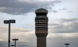 واشنگٹن کے ریگن نیشنل ائیرپورٹ پر بم کی اطلاع، تمام پروازیں معطل