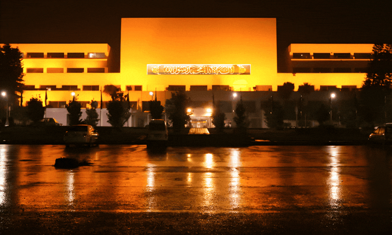 پی ٹی آئی کا 27 ویں آئینی ترمیم کی حمایت پر ’نو‘ : پارلیمنٹ کے اندر اور باہر احتجاج کا فیصلہ پی ٹی آئی کا 27 ویں آئینی ترمیم کی حمایت پر ’نو‘ : پارلیمنٹ کے اندر اور باہر احتجاج کا فیصلہ