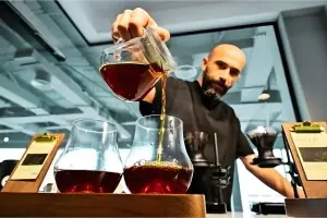 دنیا کی سب سے مہنگی کافی: ایک کپ کی قیمت سن کر ہوش اُڑ جائیں! دنیا کی سب سے مہنگی کافی: ایک کپ کی قیمت سن کر ہوش اُڑ جائیں!