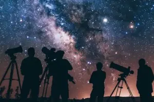 شہابِ ثاقب کی بارش سے سُپر مون تک، نومبر میں ظاہر ہونے والے 10 خلائی عجوبے شہابِ ثاقب کی بارش سے سُپر مون تک، نومبر میں ظاہر ہونے والے 10 خلائی عجوبے