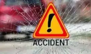 Speeding passenger coach overturns in Karachi, two brothers killed, 11 injured