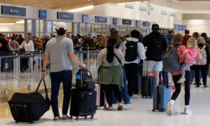 US warns of deeper flight cuts as shutdown cripples air travel US warns of deeper flight cuts as shutdown cripples air travel