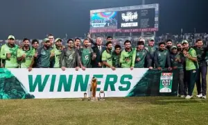 جنوبی افریقا کو 7 وکٹوں سے شکست: پاکستان نے پہلی بار ہوم ون ڈے سیریز اپنے نام کرلی