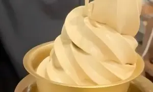 بیسن کے لڈو کی آئس کریم: ذائقہ کیسا ہے؟ بیسن کے لڈو کی آئس کریم: ذائقہ کیسا ہے؟