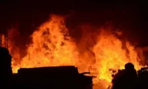 Fire destroys dozens of stalls at Karachi’s Lighthouse Lunda Bazaar Fire destroys dozens of stalls at Karachi’s Lighthouse Lunda Bazaar