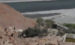 پیرو میں مسافر بس کھائی میں گرنے سے 37 افراد ہلاک