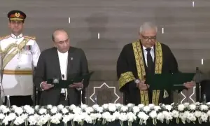 جسٹس امین الدین خان نے پہلی وفاقی آئینی عدالت کے پہلے چیف جسٹس کا حلف اٹھا لیا