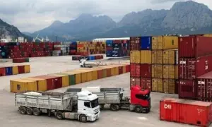 طالبان حکومت نے پاکستان کے بعد بھارت اور ایران سے تجارتی قربتیں بڑھا لیں طالبان حکومت نے پاکستان کے بعد بھارت اور ایران سے تجارتی قربتیں بڑھا لیں