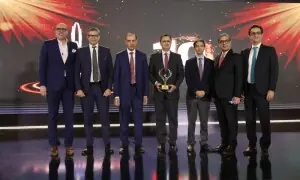 فیصل بینک نے پاکستان بینکنگ ایوارڈز میں بہترین بینک (مڈ سائزڈ )کا ایوارڈ جیت لیا