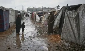 غزہ میں موسم سرما کی پہلی بارش، فلسطینیوں کے ہزاروں خیمے ڈوب گئے