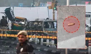 لال قلعہ دھماکا: جائے وقوعہ سے فوجیوں کے زیر استعمال گولیاں برآمد، بھارت کی کہانی مشکوک ہوگئی لال قلعہ دھماکا: جائے وقوعہ سے فوجیوں کے زیر استعمال گولیاں برآمد، بھارت کی کہانی مشکوک ہوگئی