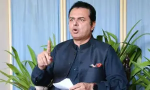 الیکشن کمیشن کا ضابطہ اخلاق کی خلاف ورزی پر طلال چودھری کو نوٹس جاری الیکشن کمیشن کا ضابطہ اخلاق کی خلاف ورزی پر طلال چودھری کو نوٹس جاری