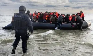 غیر قانونی تارکین وطن ملکی سلامتی کیلئے خطرہ بن گئے غیر قانونی تارکین وطن ملکی سلامتی کیلئے خطرہ بن گئے