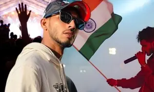 پاکستانی ریپر طلحٰہ انجم نے بھارتی پرچم لہرا دیا پاکستانی ریپر طلحٰہ انجم نے بھارتی پرچم لہرا دیا