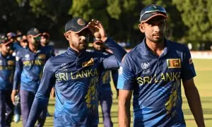 سری لنکا کے کپتان اور فاسٹ بولر پاکستان میں بیمار، تین ملکی سیریز سے باہر سری لنکا کے کپتان اور فاسٹ بولر پاکستان میں بیمار، تین ملکی سیریز سے باہر