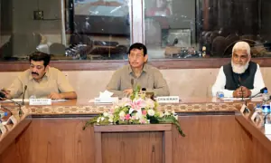 عوام مشکلات کا شکار ہیں مگر ذمہ دار کہتے ہیں سب ٹھیک ہے، انٹرنیٹ کی بندش پر اراکینِ اسمبلی برہم عوام مشکلات کا شکار ہیں مگر ذمہ دار کہتے ہیں سب ٹھیک ہے، انٹرنیٹ کی بندش پر اراکینِ اسمبلی برہم