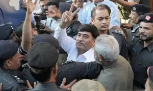 ڈمپر نذر آتش کیس: آفاق احمد کو بری کردیا گیا