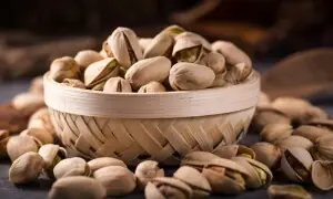 سردیوں میں روزانہ پستہ کھانے والے افراد اس کے نقصانات سے ہوشیار ہوجائیں