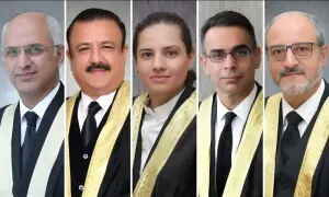 ٹرانسفر کیس: وفاقی آئینی عدالت نے اسلام آباد ہائی کورٹ کے پانچ ججز کی درخواست خارج کر دی