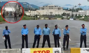 پشاور دھماکے کے بعد اسلام آباد کی اہم سرکاری عمارتوں اور ریڈ زون کی سیکیورٹی سخت