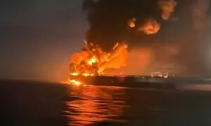 ترکیہ کے قریب غیرقانونی تیل لے جانے والے دو بحری جہازوں میں دھماکے