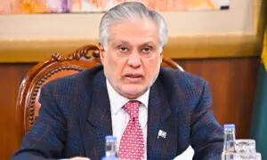 افغان طالبان کالعدم ٹی ٹی پی کو ہمارے حوالے کریں یا انہیں کہیں دور لے جائیں: اسحاق ڈار