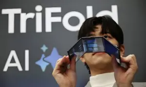 سام سنگ کا پہلا ملٹی فولڈ فون، مارکیٹ میں نئی جنگ چھِڑ گئی