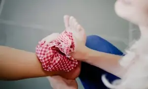 آئس پیک اور ہیٹ پیڈ: کون سی چوٹ پر کیا استعمال کرنا چاہیے؟ آئس پیک اور ہیٹ پیڈ: کون سی چوٹ پر کیا استعمال کرنا چاہیے؟