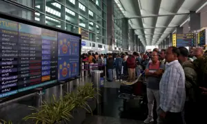 بھارتی ایئرپورٹس پر افراتفری: ملک کی سب سے بڑی ایئرلائن کی سیکڑوں پروازیں منسوخ