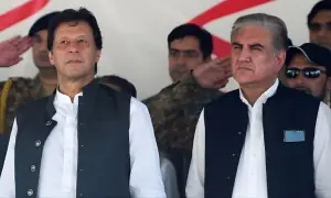 عمران خان، شاہ محمود سمیت دیگر رہنماؤں کے بیرون ملک جانے پر پابندی عائد عمران خان، شاہ محمود سمیت دیگر رہنماؤں کے بیرون ملک جانے پر پابندی عائد