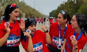 ایران: میراتھن میں حجاب قوانین کی خلاف ورزی پر کارروائی، منتظمین گرفتار ایران: میراتھن میں حجاب قوانین کی خلاف ورزی پر کارروائی، منتظمین گرفتار