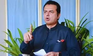 بانی پی ٹی آئی پاکستان میں سری لنکا، بنگلہ دیش یا نیپال جیسا ماحول بنانا چاہتے ہیں: طلال چوہدری