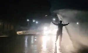 اڈیالہ جیل کے باہر دھرنا مظاہرین پر واٹر کینن کا استعمال، بعض پی ٹی آئی رہنما زخمی