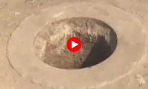 کراچی: سڑکوں کے بعد اسپتال کے مین ہول کا بھی ڈھکن غائب