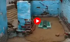 حیدرآباد میں قبروں پر بسا قصبہ