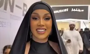 امریکی ریپر کارڈی بی کے سعودی عرب میں حجابی لُک سے مداح حیران امریکی ریپر کارڈی بی کے سعودی عرب میں حجابی لُک سے مداح حیران