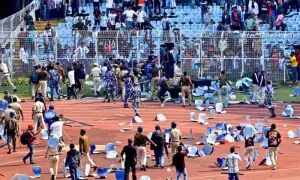 کولکتہ اسٹیڈیم میں میسی کی آمد پر ہنگامہ، پولیس نے ایونٹ آرگنائزر کو حراست میں لے لیا