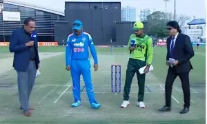 انڈر 19 ایشیا کپ: پاکستان نے بھارت کے خلاف ٹاس جیت کر پہلے بولنگ کا فیصلہ انڈر 19 ایشیا کپ: پاکستان نے بھارت کے خلاف ٹاس جیت کر پہلے بولنگ کا فیصلہ