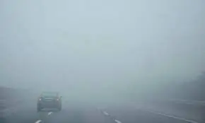 Heavy fog shuts motorways across Punjab, disrupting traffic Heavy fog shuts motorways across Punjab, disrupting traffic