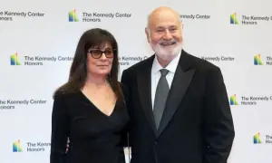 معروف ہالی ووڈ ڈائریکٹر اور اہلیہ کی گھر سے لاشیں برآمد معروف ہالی ووڈ ڈائریکٹر اور اہلیہ کی گھر سے لاشیں برآمد