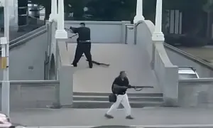 سڈنی فائرنگ واقعہ: ’حملہ آور باپ بیٹے نے عسکری ٹریننگ بھارتی پاسپورٹ پر فلپائن سے لی‘ سڈنی فائرنگ واقعہ: ’حملہ آور باپ بیٹے نے عسکری ٹریننگ بھارتی پاسپورٹ پر فلپائن سے لی‘