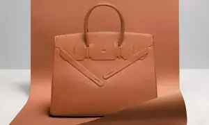 تقریباً 3 ارب روپے کا بیگ، جسے خریدنے کے لیے اپائنٹمنٹ اور پھر سال بھر انتظار چاہیے