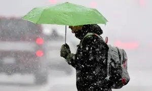 بالائی علاقوں میں بارش اور برفباری کی پیشگوئی، دھند اور آلودگی سے معمولات متاثر بالائی علاقوں میں بارش اور برفباری کی پیشگوئی، دھند اور آلودگی سے معمولات متاثر