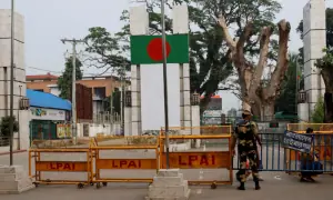 بنگلہ دیشی رہنما کے بیان پر ڈھاکہ میں بھارتی ویزا ایپلی کیشن سینٹر بند بنگلہ دیشی رہنما کے بیان پر ڈھاکہ میں بھارتی ویزا ایپلی کیشن سینٹر بند