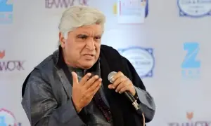 نتیش کمار حجاب تنازع: جاوید اختر نے جلتی پر تیل چھڑک دیا