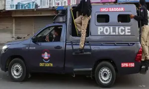 منشیات کیس میں برطرف پولیس افسر کراچی میں دوبارہ تعینات منشیات کیس میں برطرف پولیس افسر کراچی میں دوبارہ تعینات