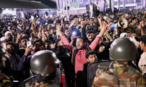 بنگلادیش میں نوجوان طلبہ کی ہلاکت کا معاملہ، ملک بھر میں پُرتشدد احتجاج